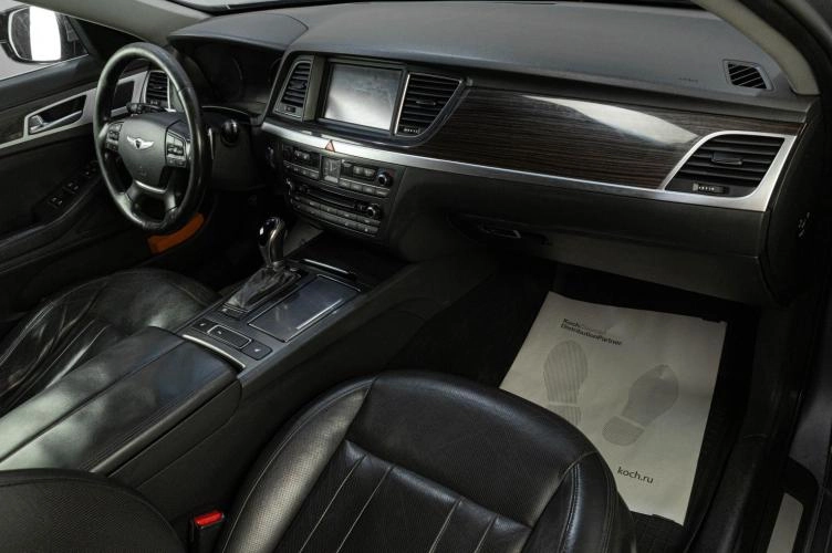 Hyundai Genesis 9 из 25