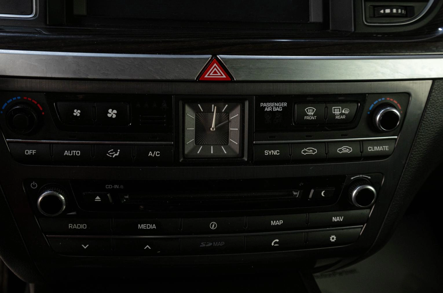 Hyundai Genesis 16 из 25