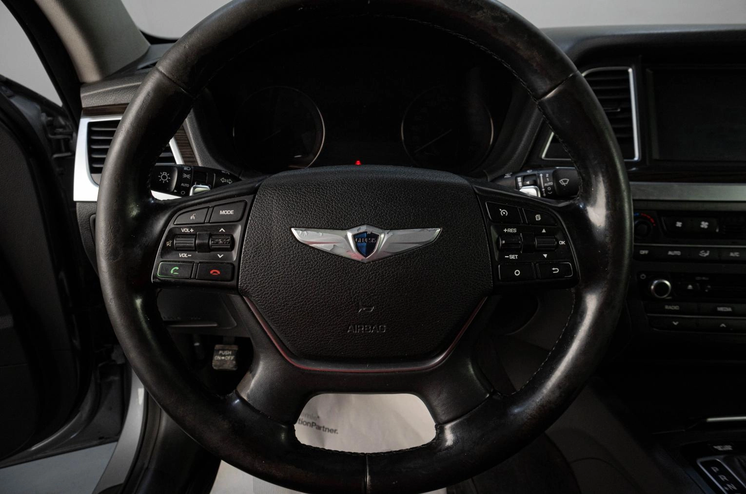 Hyundai Genesis 12 из 25