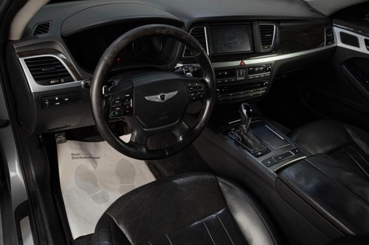 Hyundai Genesis 8 из 25