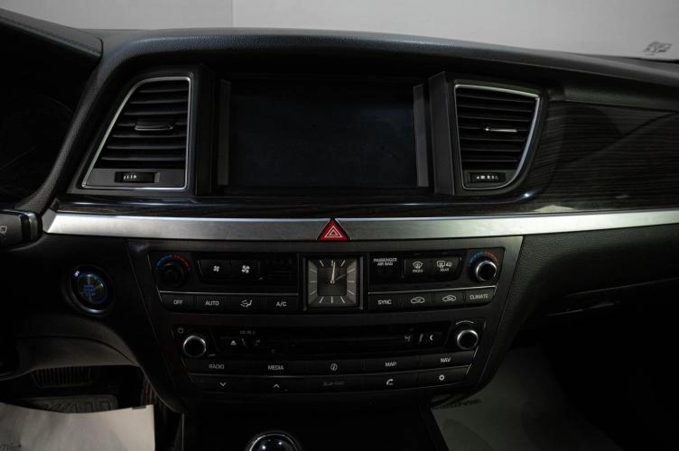 Hyundai Genesis 18 из 25