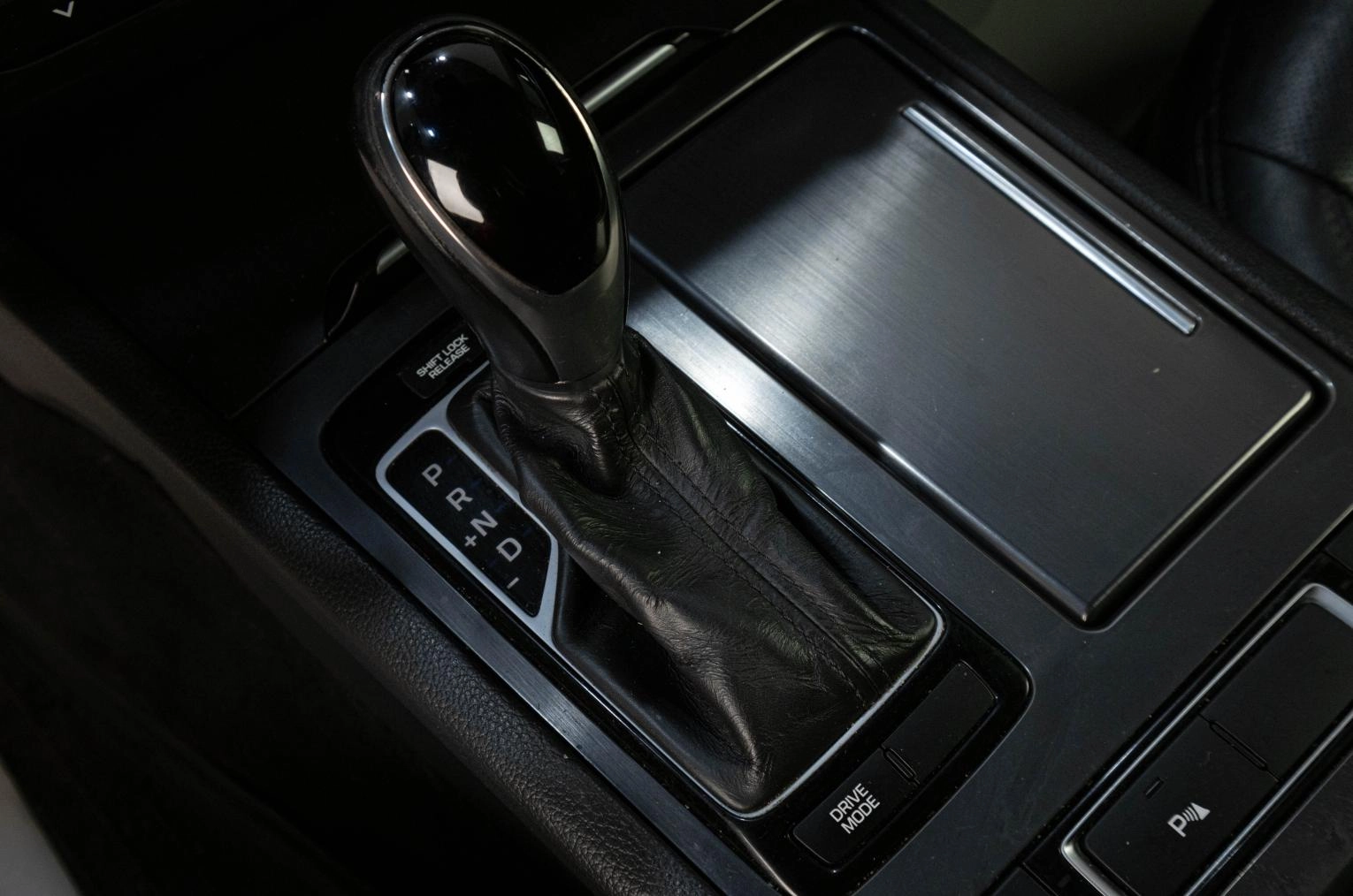 Hyundai Genesis 20 из 25