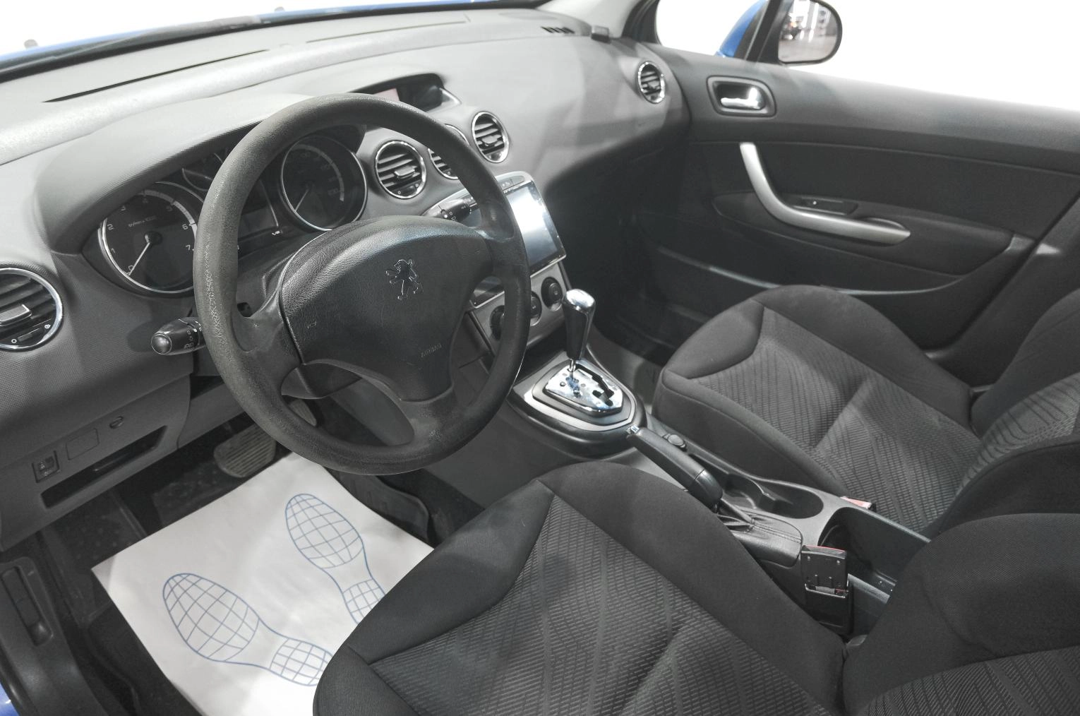 Peugeot 308 8 из 21