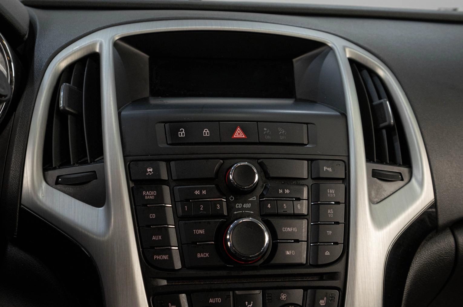 Opel Astra GTC 12 из 16