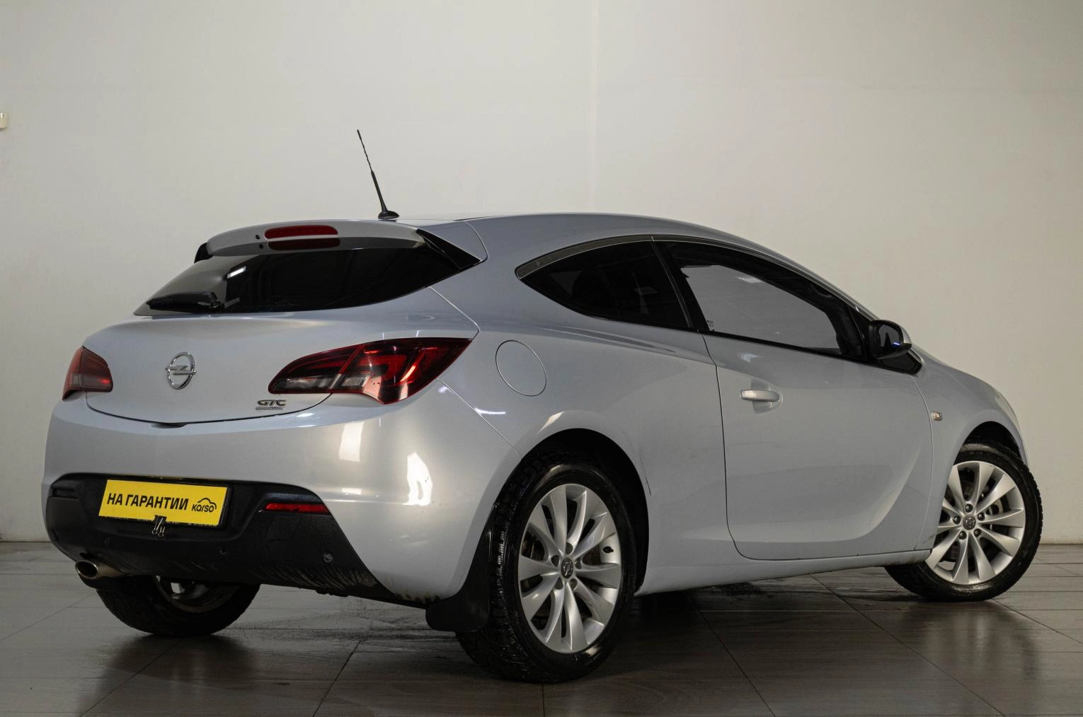 Opel Astra GTC 4 из 16