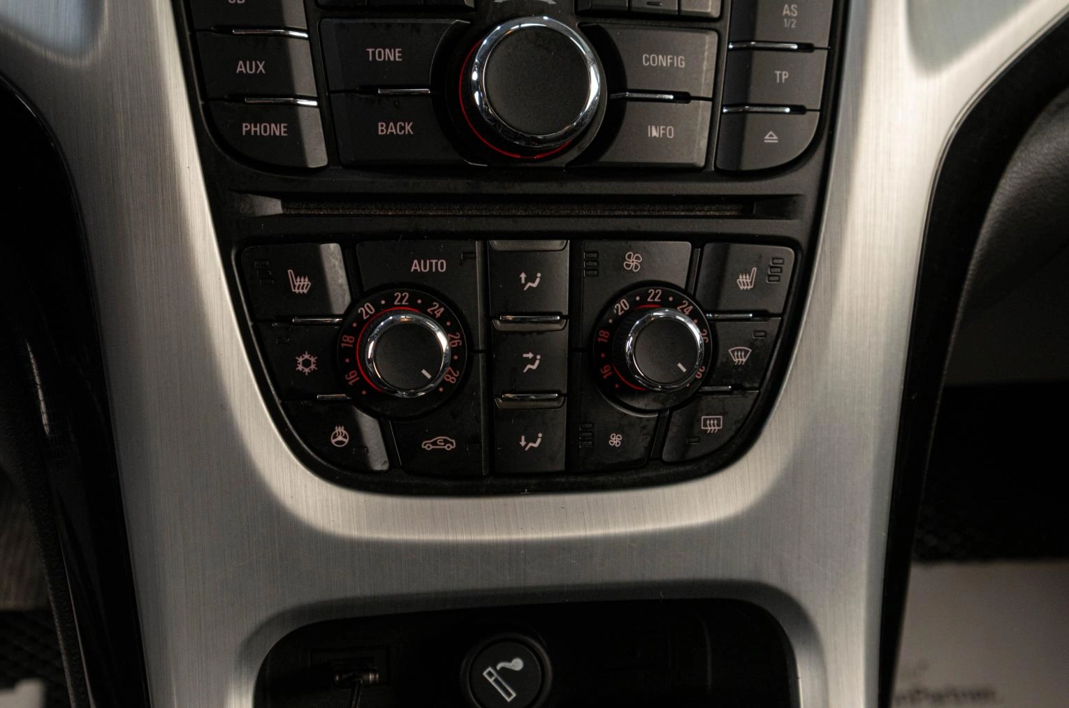 Opel Astra GTC 13 из 16