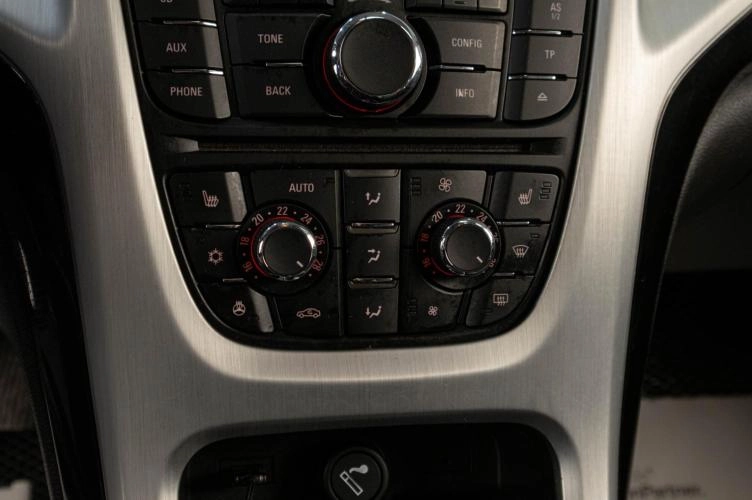 Opel Astra GTC 13 из 16