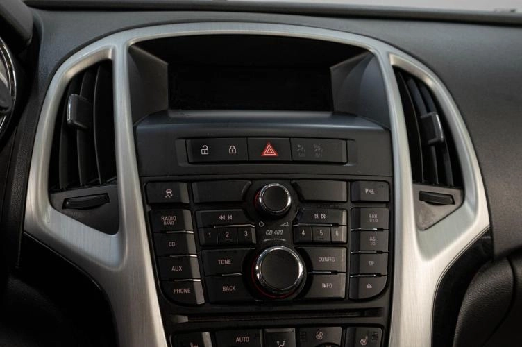 Opel Astra GTC 12 из 16