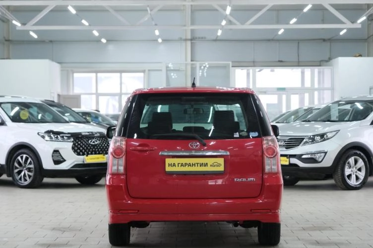 Toyota Raum 5 из 5
