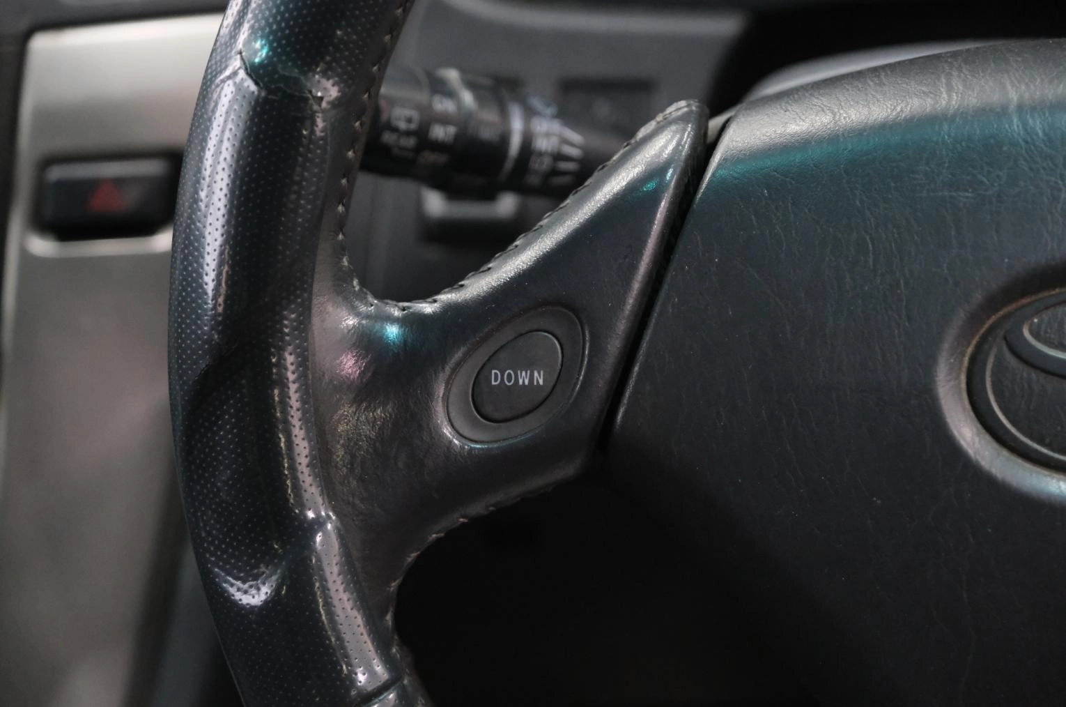 Toyota Harrier 12 из 23