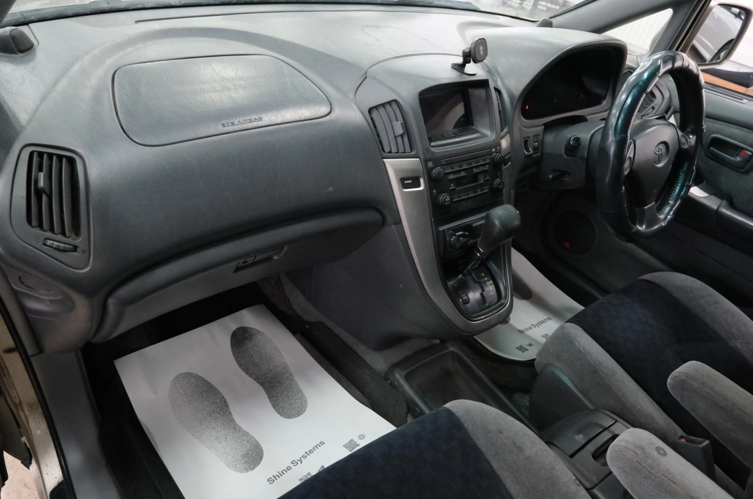 Toyota Harrier 19 из 23