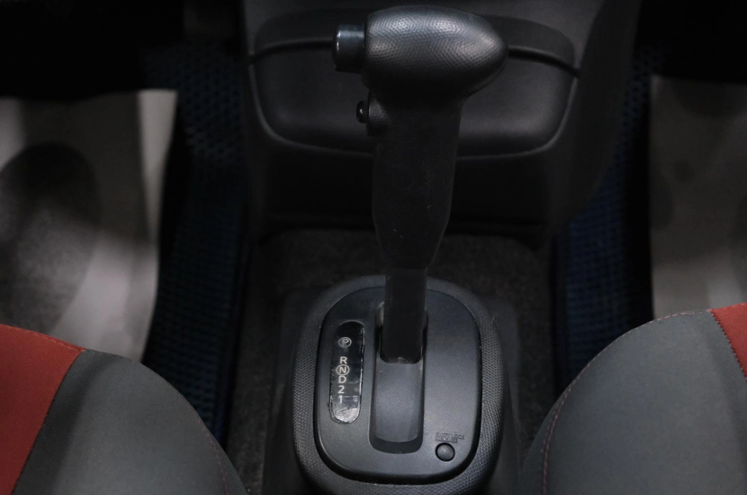 Nissan Micra 16 из 22