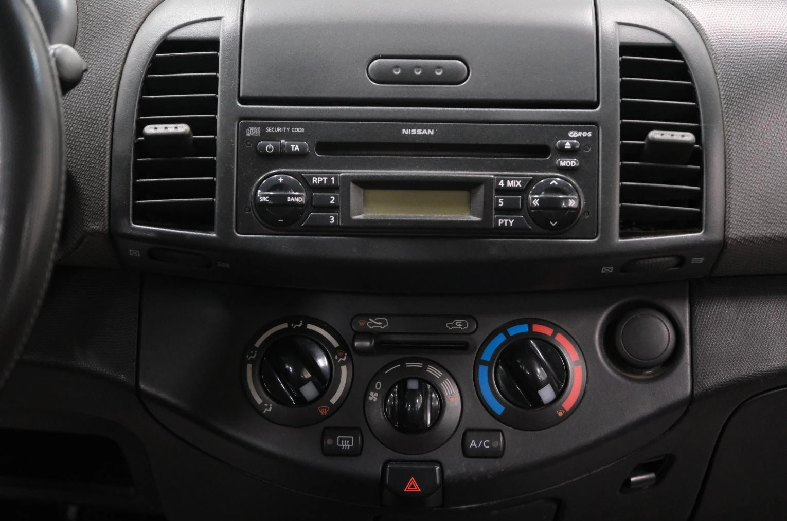 Nissan Micra 15 из 22