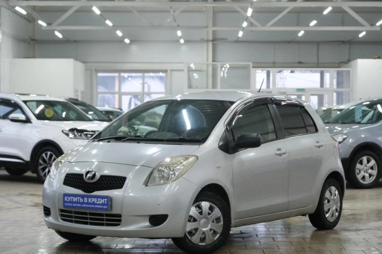 Toyota Vitz 3 из 5