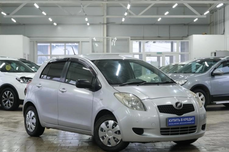 Toyota Vitz 1 из 5
