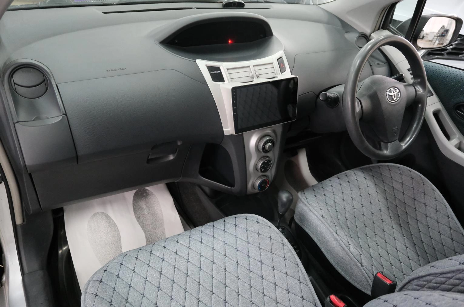 Toyota Vitz 16 из 20