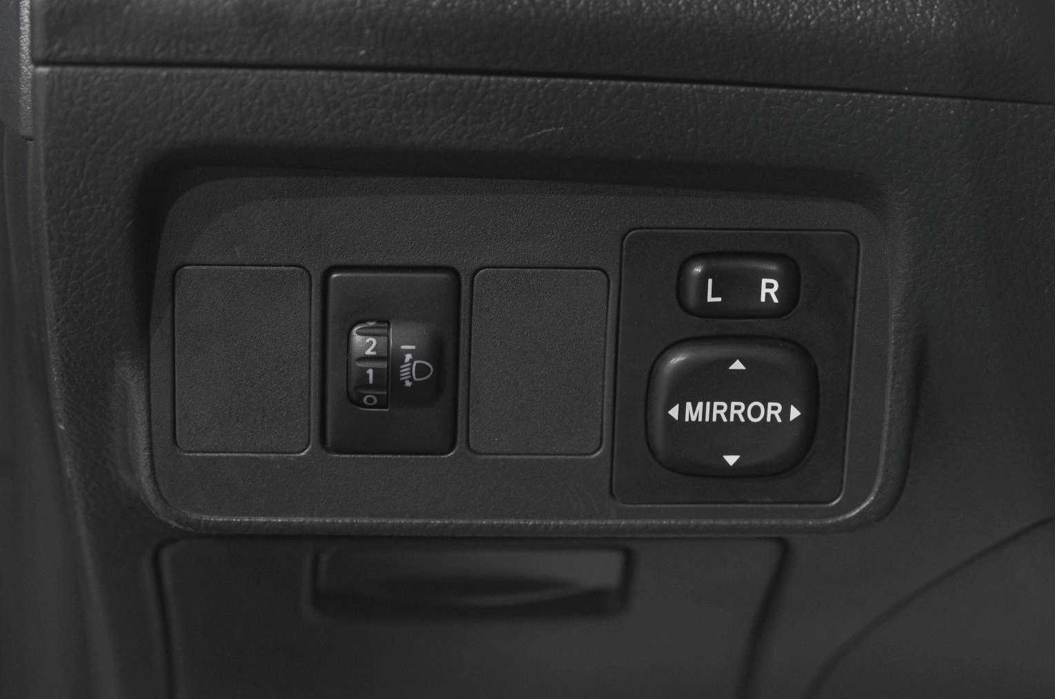 Toyota Corolla 14 из 21