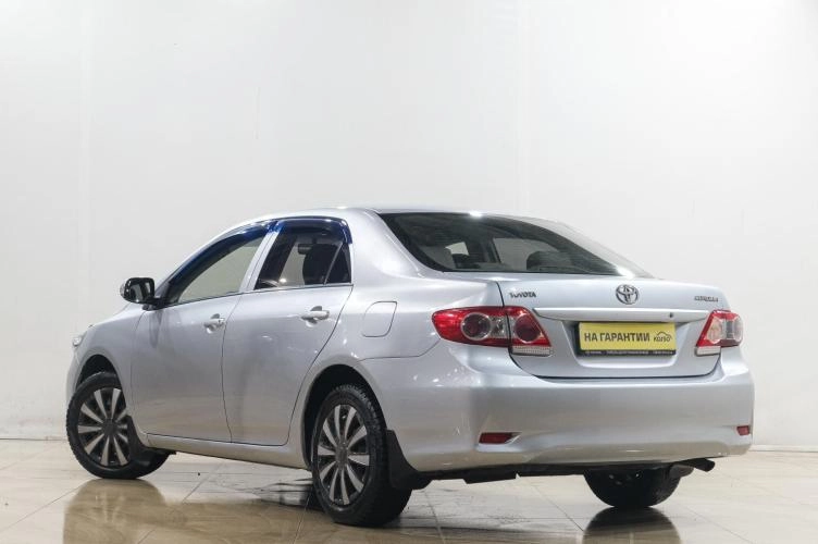Toyota Corolla 4 из 5