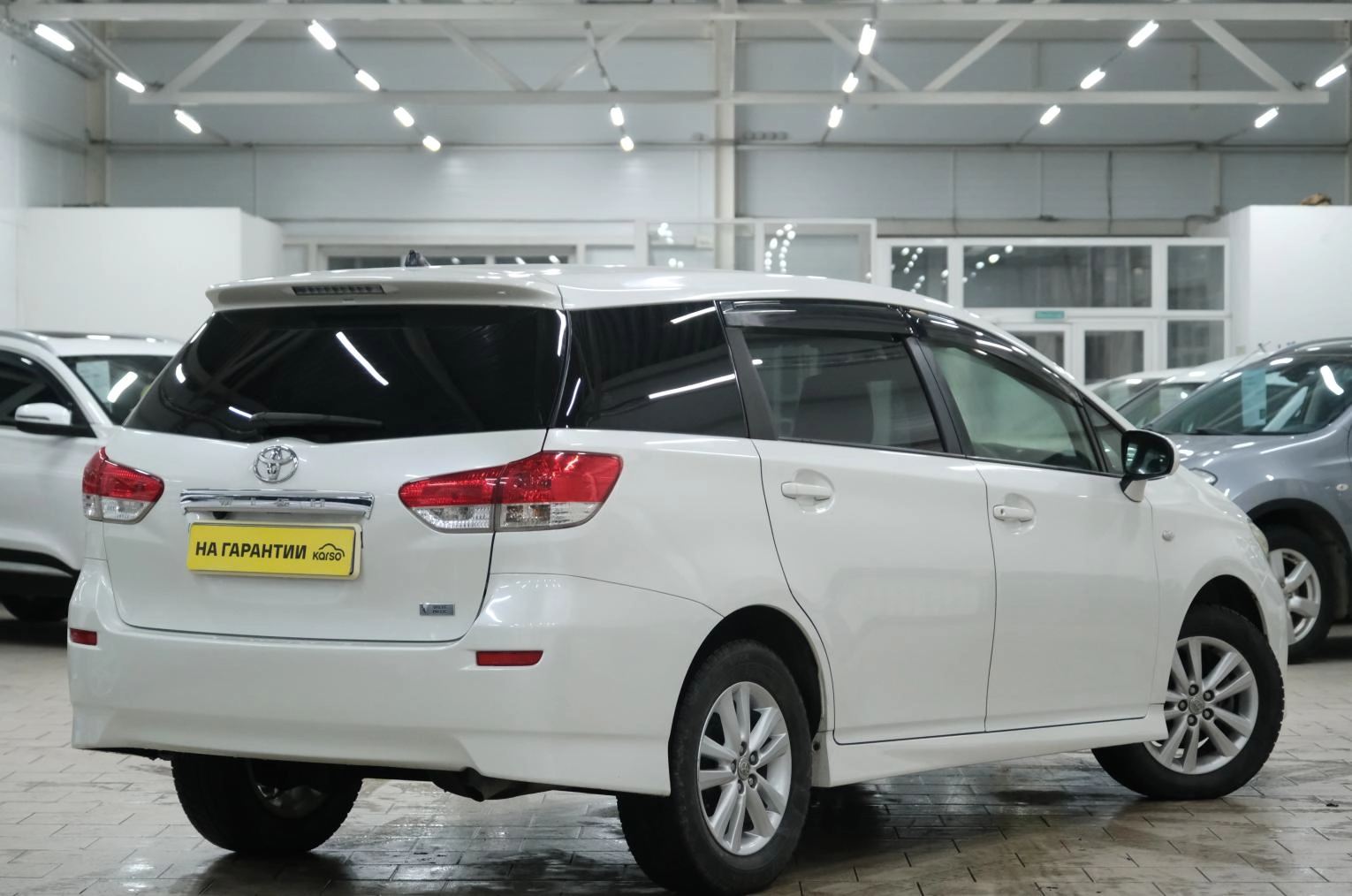 Toyota Wish 6 из 21