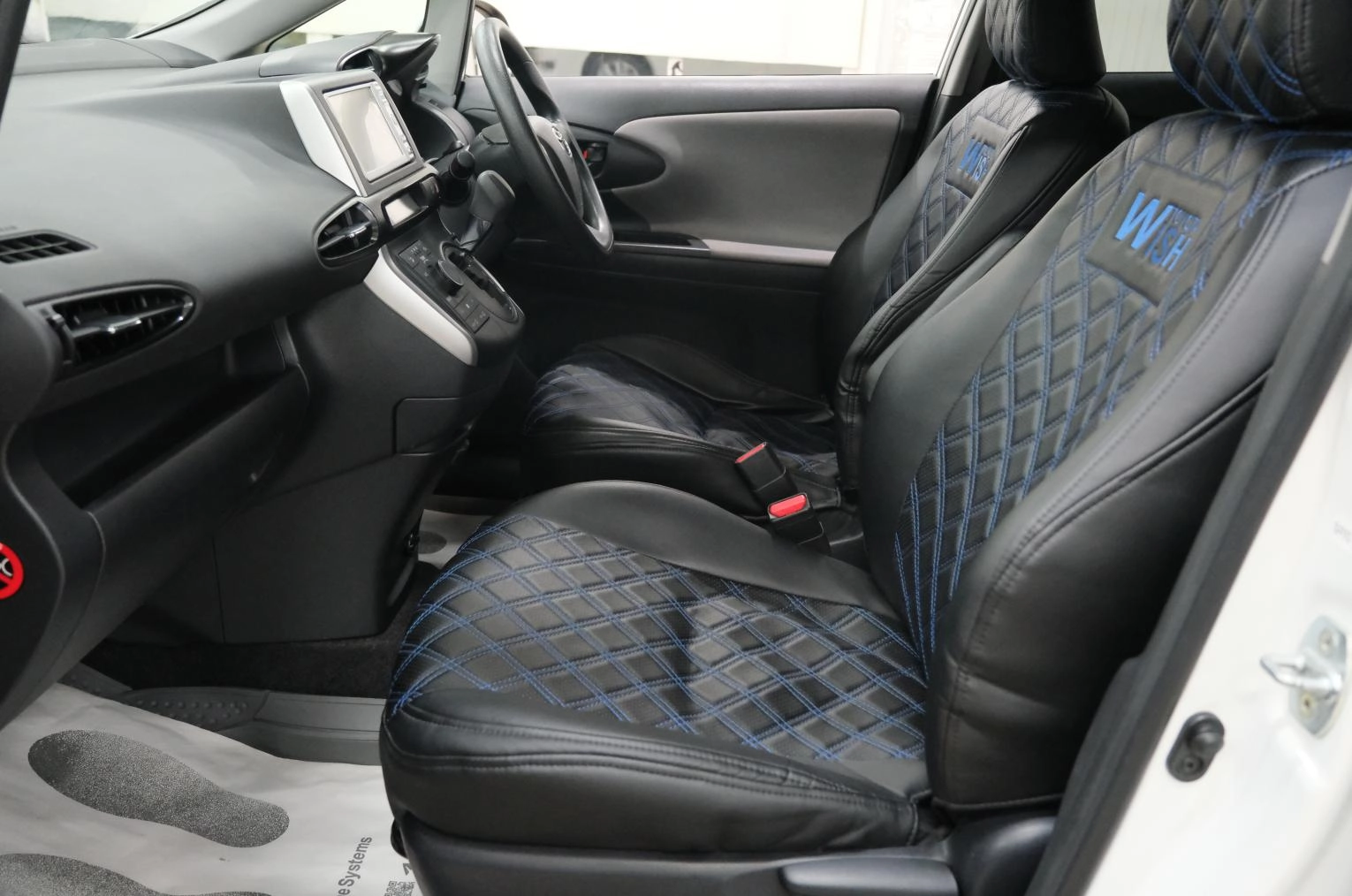 Toyota Wish 18 из 21