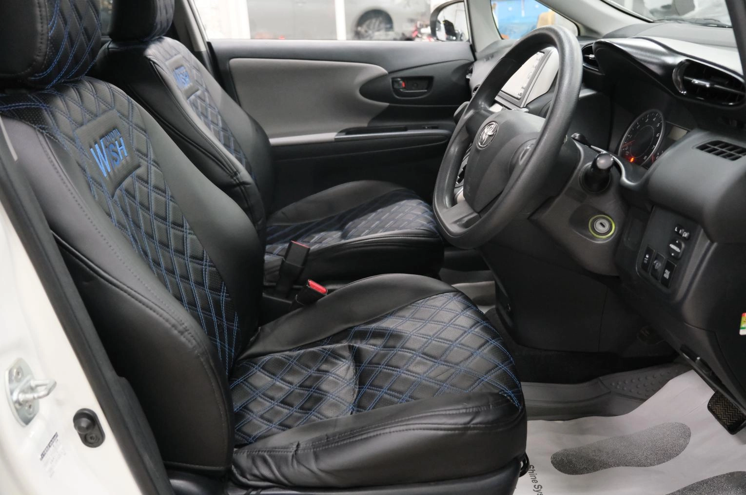 Toyota Wish 7 из 21