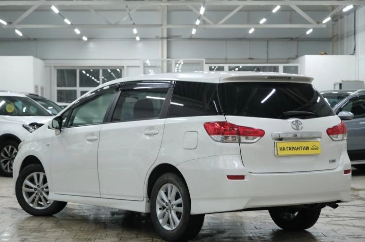 Toyota Wish 4 из 5