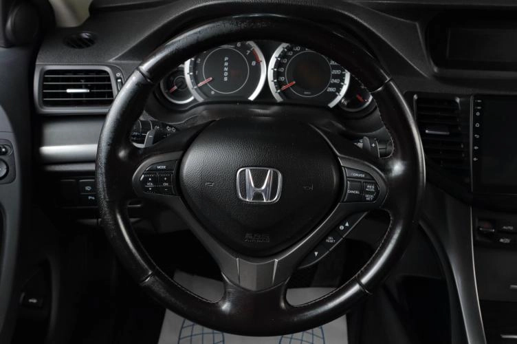 Honda Accord 14 из 21