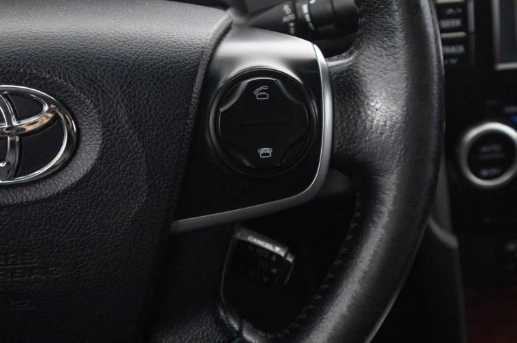 Toyota Camry 17 из 22