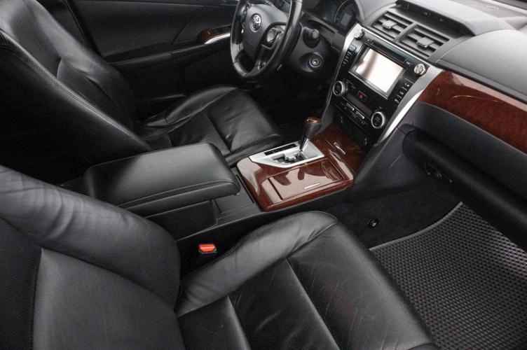 Toyota Camry 11 из 22