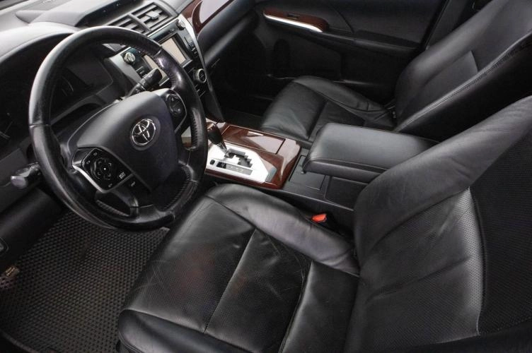 Toyota Camry 8 из 22