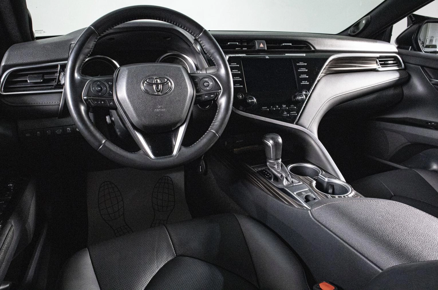 Toyota Camry 14 из 23