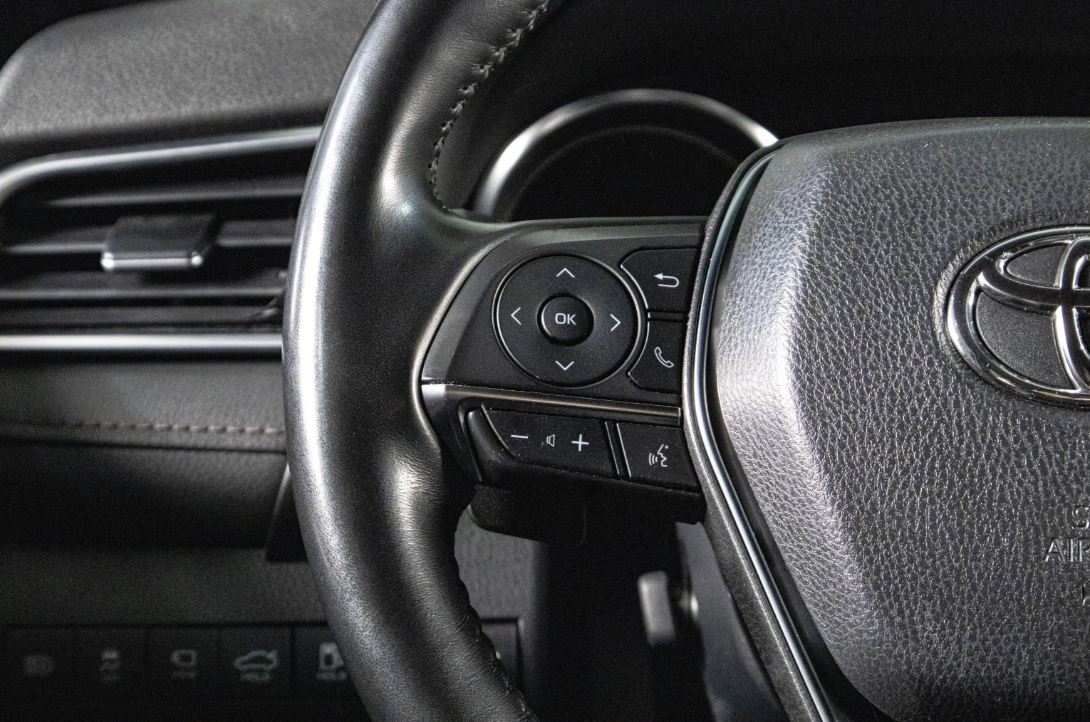 Toyota Camry 11 из 23