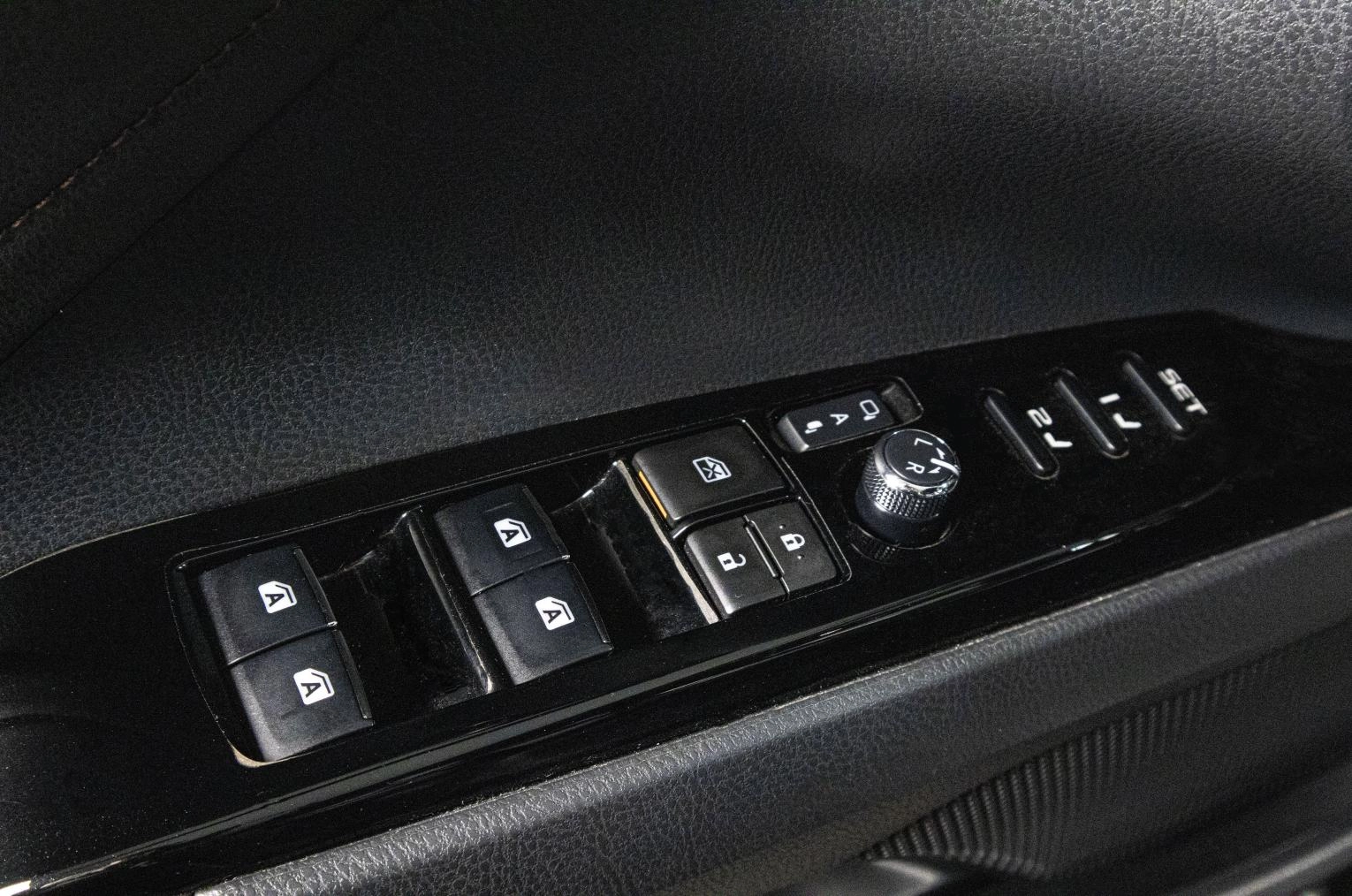 Toyota Camry 7 из 23