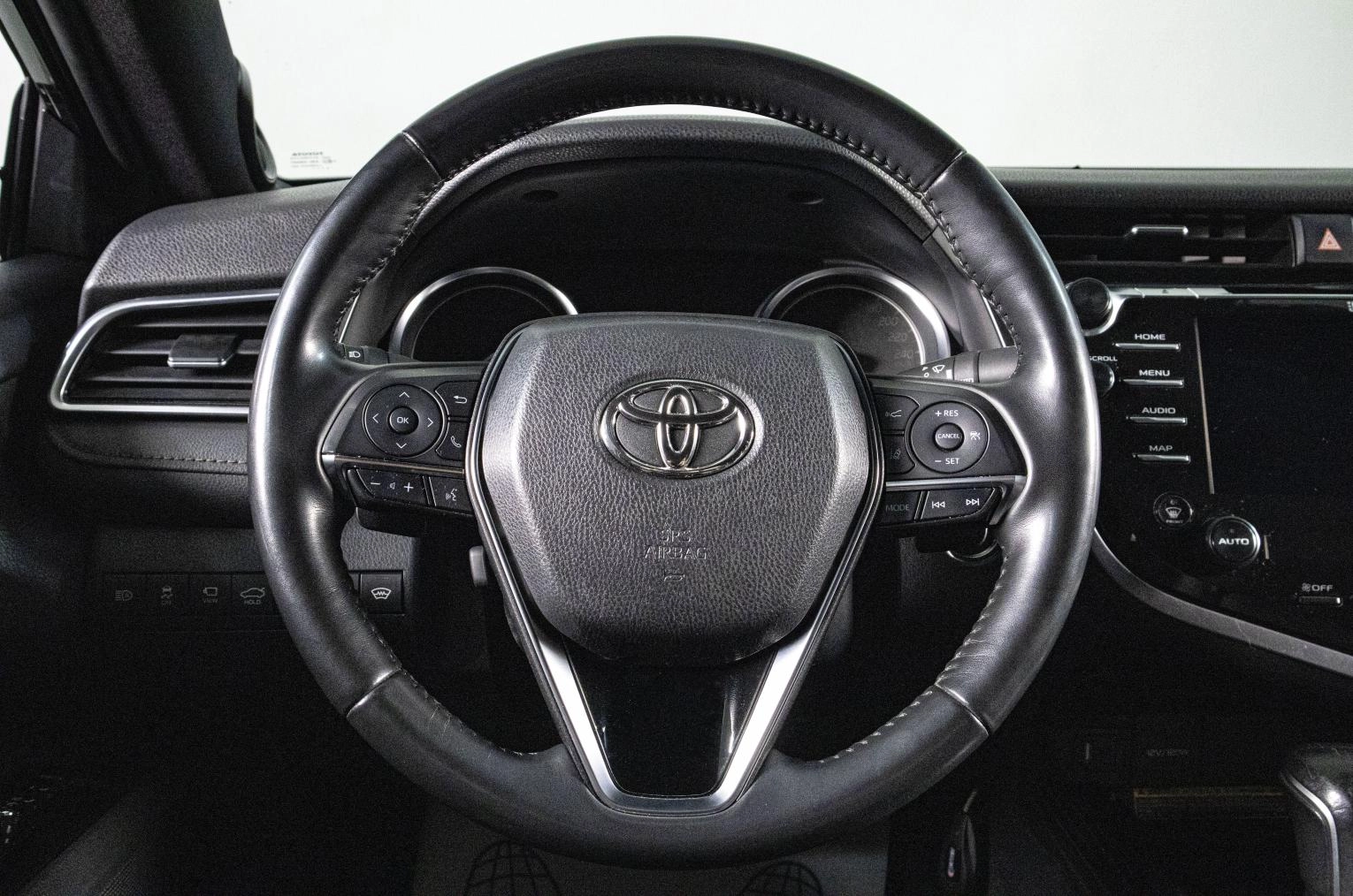 Toyota Camry 12 из 23