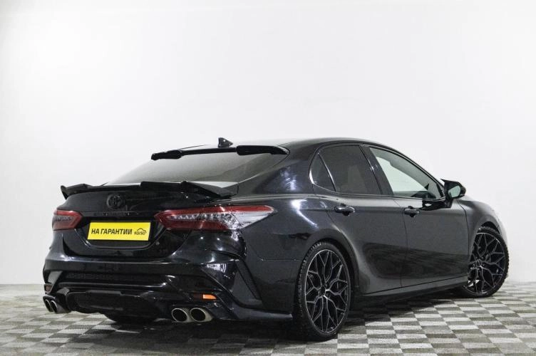 Toyota Camry 4 из 5