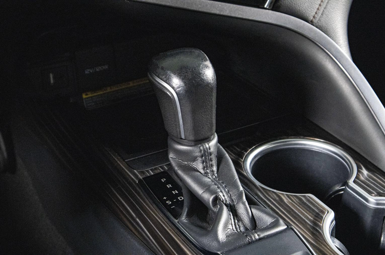 Toyota Camry 17 из 23