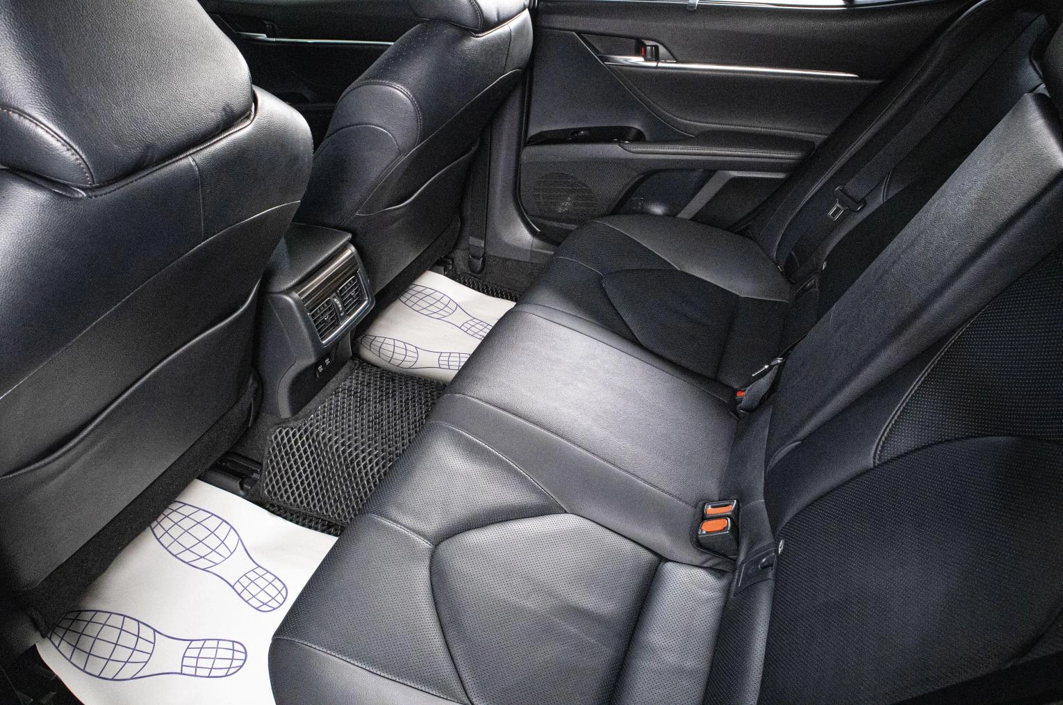 Toyota Camry 19 из 23