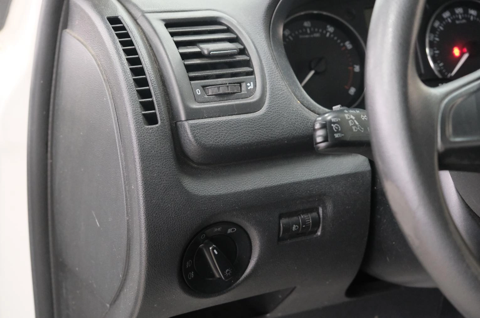 Skoda Fabia 10 из 23