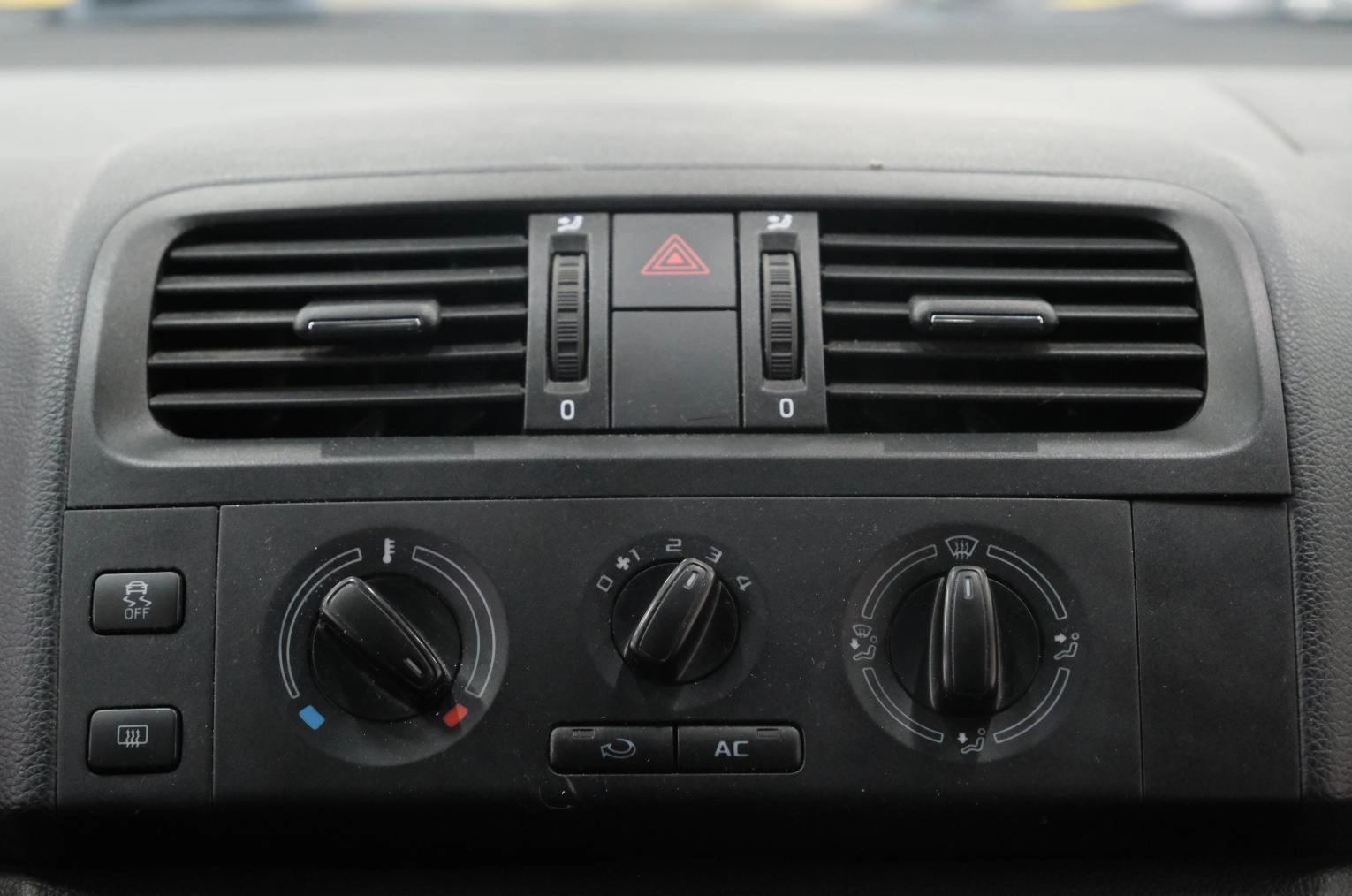 Skoda Fabia 14 из 23