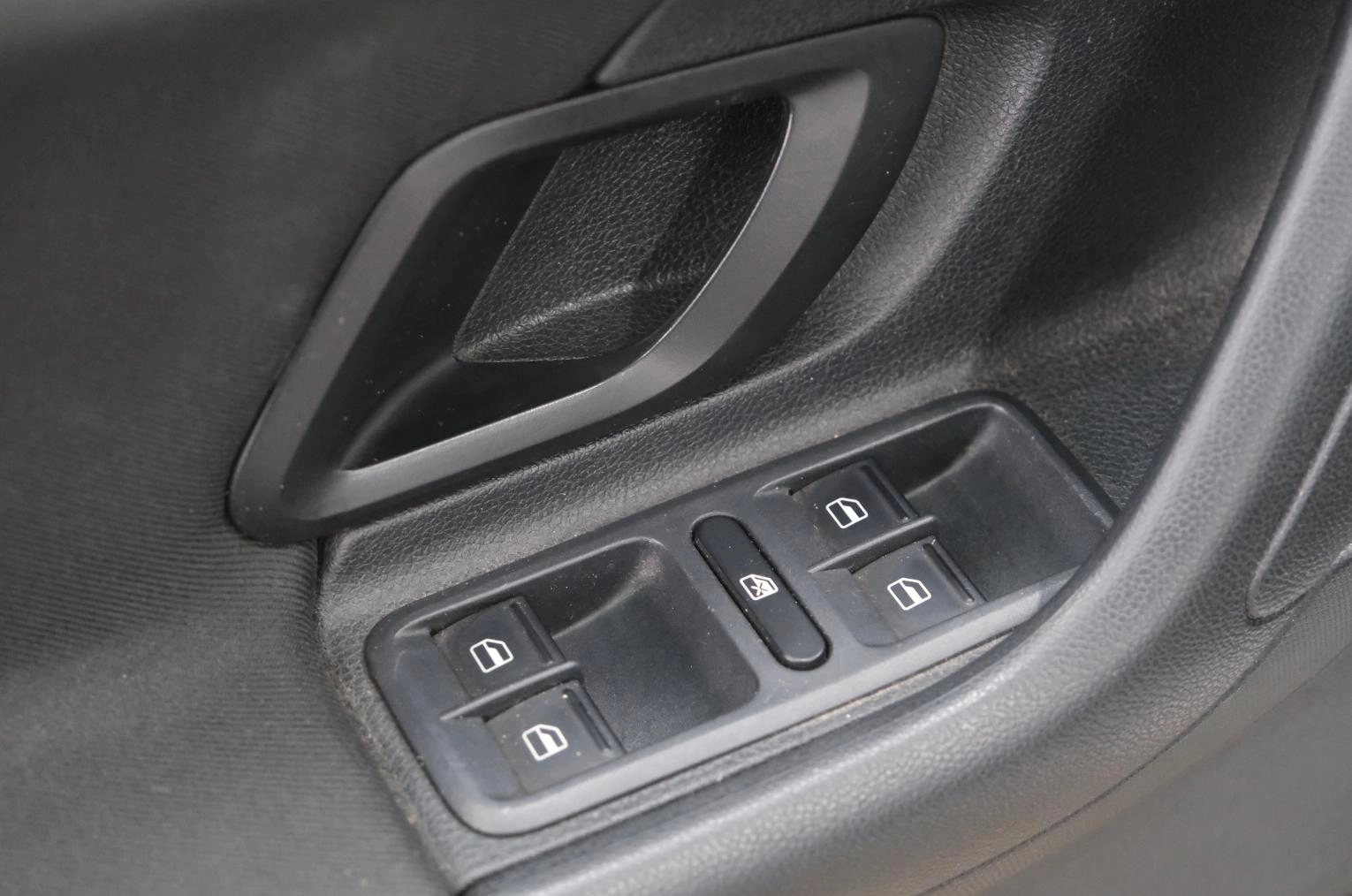 Skoda Fabia 9 из 23