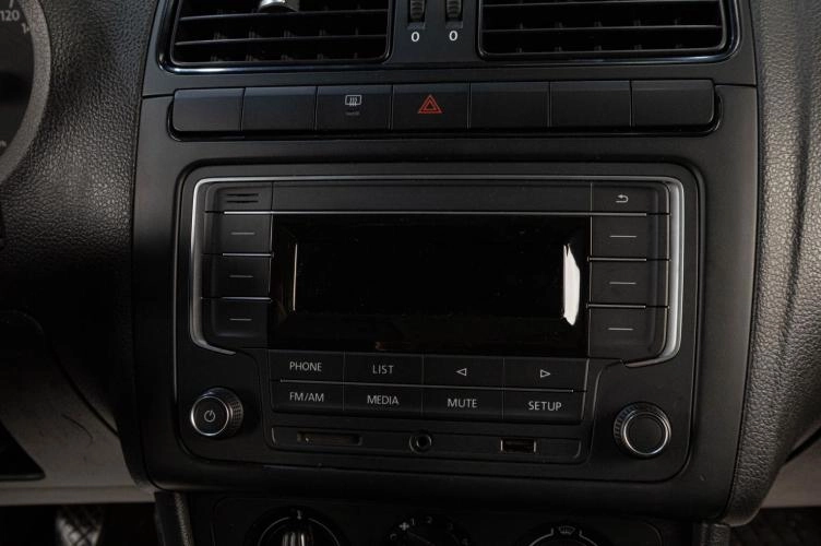 Volkswagen Polo 15 из 19