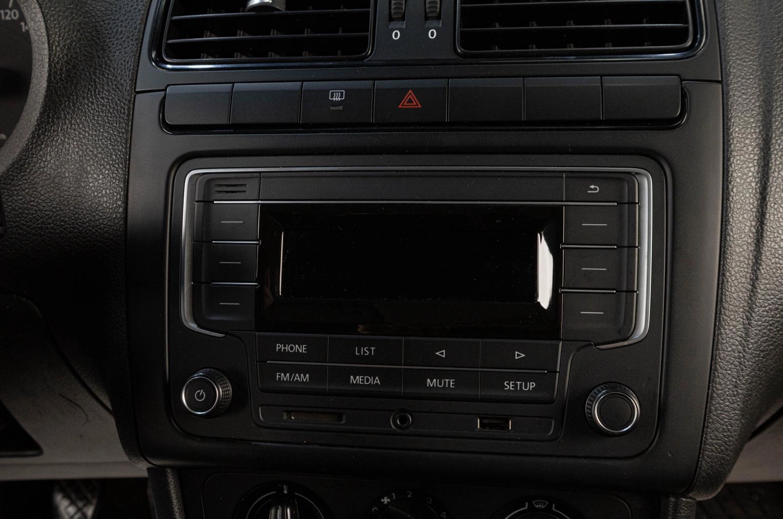 Volkswagen Polo 15 из 19