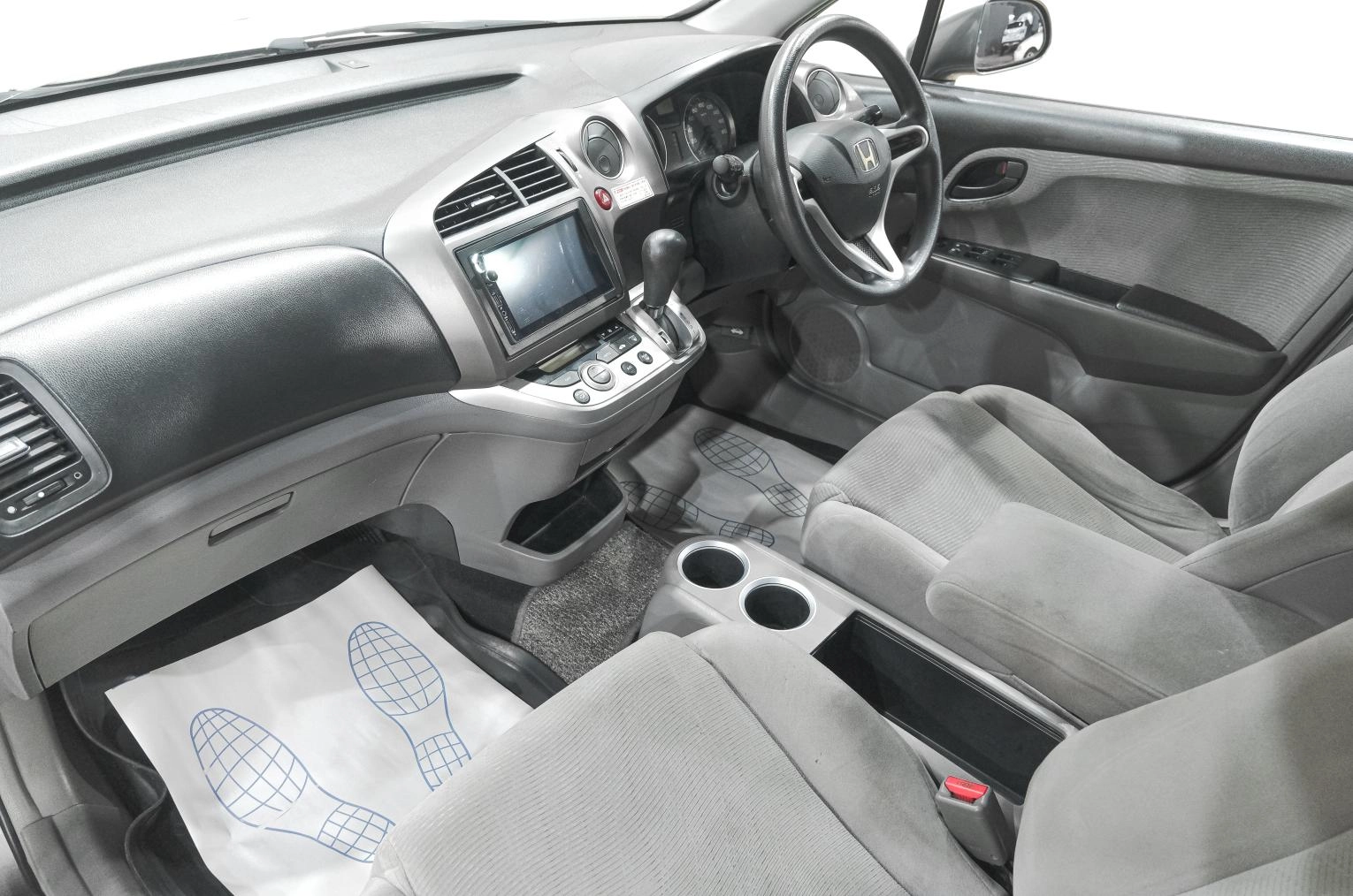 Honda Stream 8 из 18