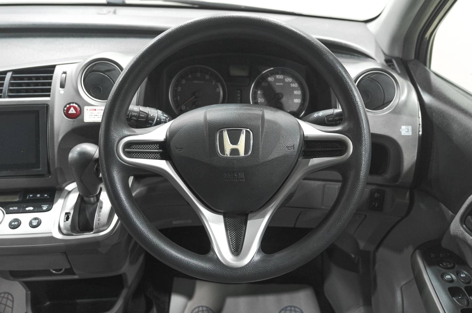 Honda Stream 12 из 18