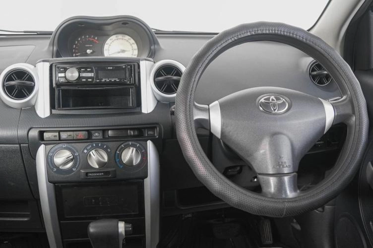 Toyota Ist 14 из 20