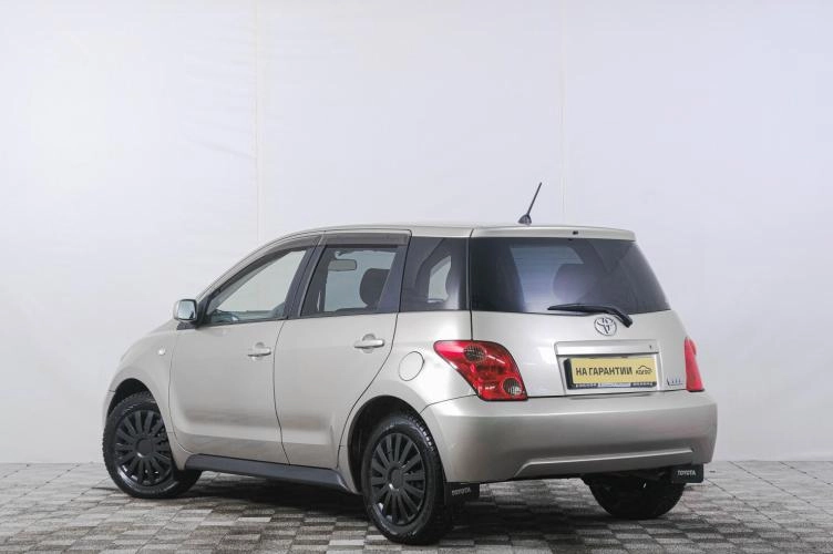 Toyota Ist 4 из 5