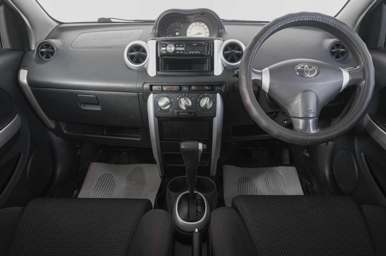 Toyota Ist 13 из 20