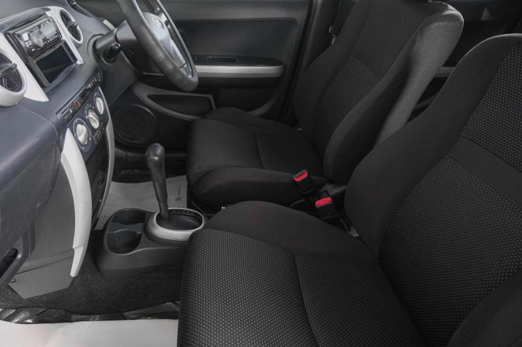 Toyota Ist 8 из 20