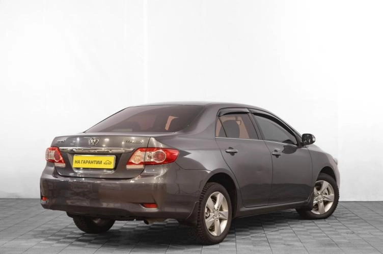 Toyota Corolla 4 из 5