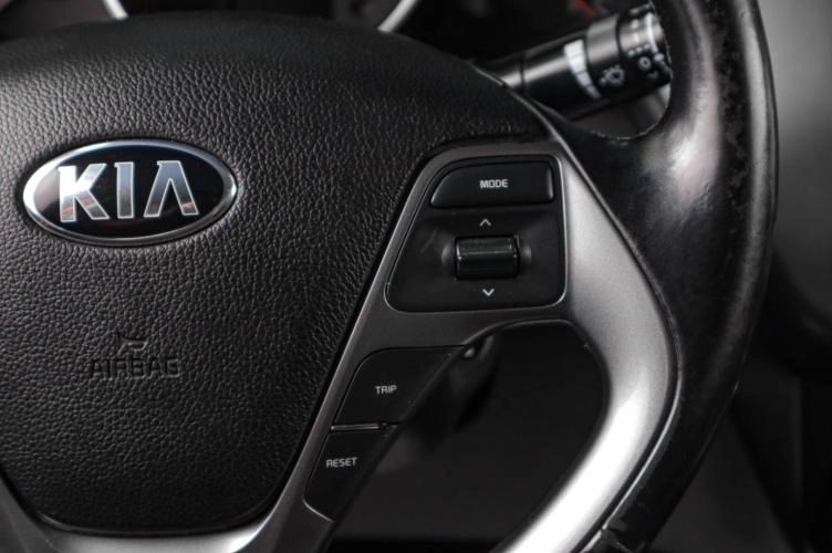 KIA Rio 16 из 19